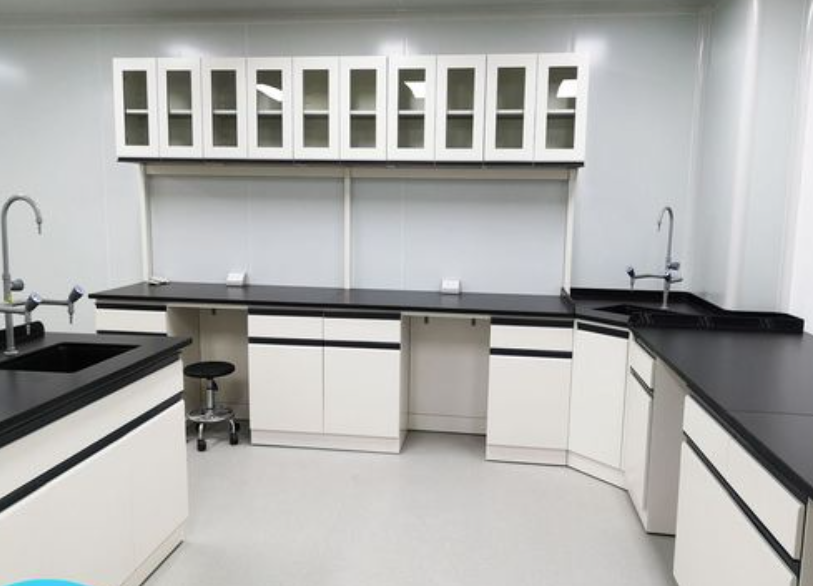 實(shí)驗(yàn)室裝修工程中，實(shí)驗(yàn)臺(tái)是成品好還是定制好？