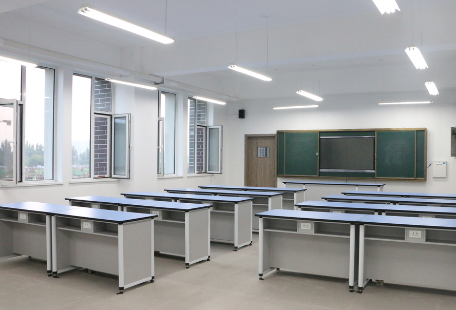 實(shí)驗(yàn)室裝修地面防滑如何處理？哪一種防滑性價(jià)比高？